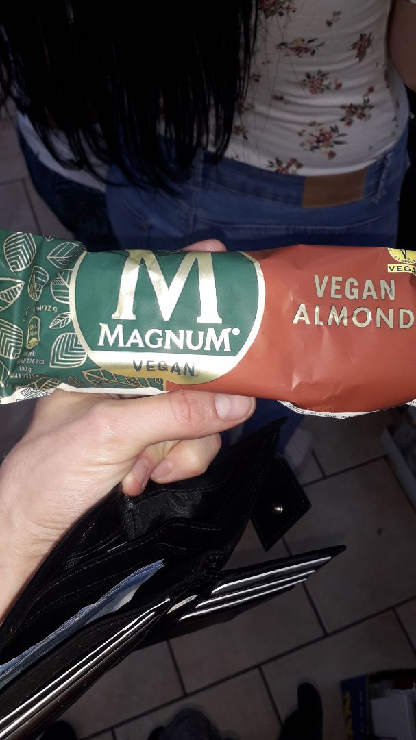 review photo of Magnum Magnum Vegan Almond shared by @zalexanna on 01 Jun 2019 - review