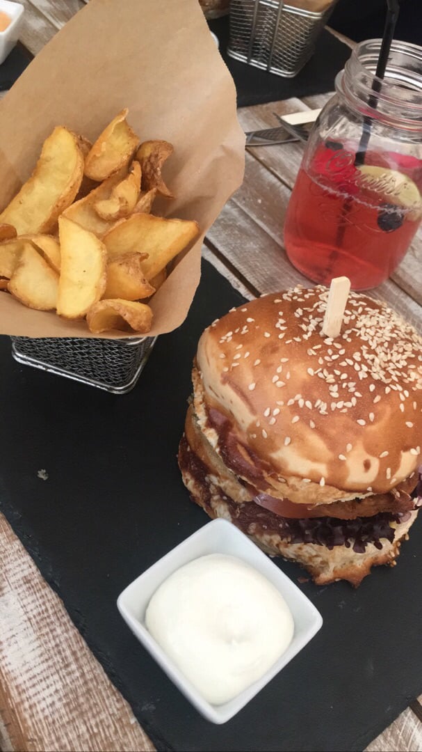 review photo of Veggiezz Farmers Burger shared by @andreaskra on 22 Feb 2020 - review