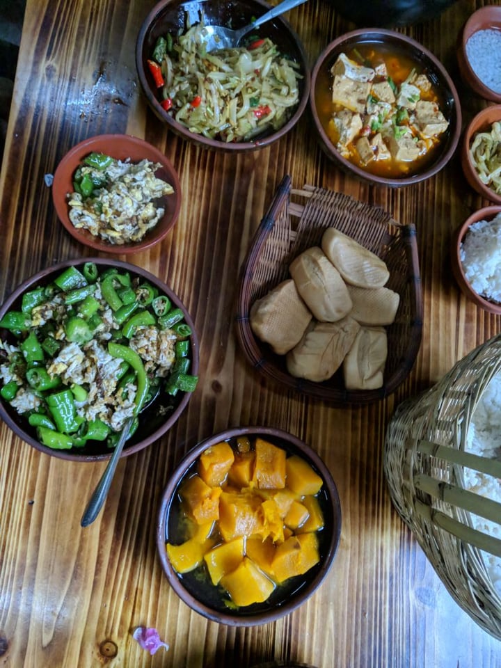 review photo of Laomuyu Restaurant Maoyi Lunch(Local bread, scrambleg egg with chillies, sauteed potatoes, tofu) shared by @mudit on 02 Jun 2019 - review