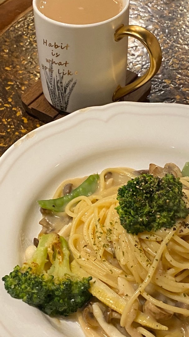review photo of Bluesomeone's Vegan Cafe 瑪登布魯 Spinach Cashew Pasta shared by @vegantow on 15 Dec 2019 - review