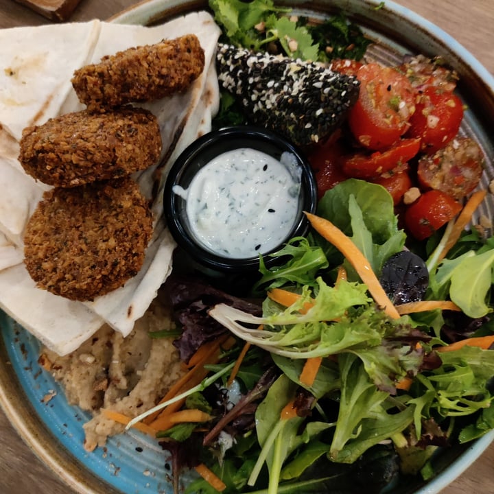 photo of Genius Central Singapore Falafel Bowl shared by @priyaravi03 on  17 Jul 2021 - review