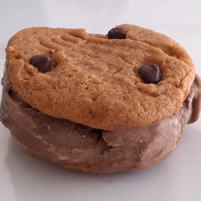 Photo of the dish “sándwich de helado”