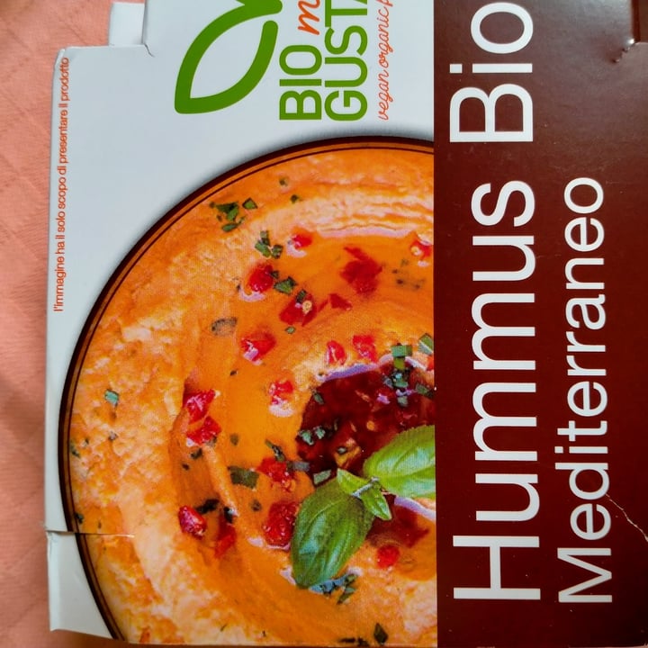 photo of Biomigusta Hummus Bio Mediterraneo Con Pomodori Secchi E olive shared by @clarita76 on  04 Feb 2022 - review