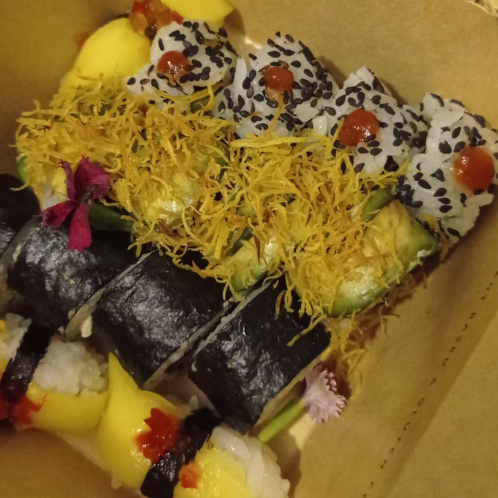 photo of Let it V - Vegan Sushi 16 piezas Hey Jude shared by @malalafontan on  16 Jan 2022 - review