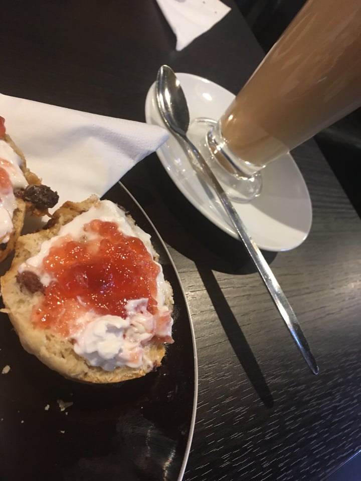 photo of Mocha Lounge Vegan Scone with Cream and Jam shared by @kizzylizzyf on  11 Sep 2018 - review