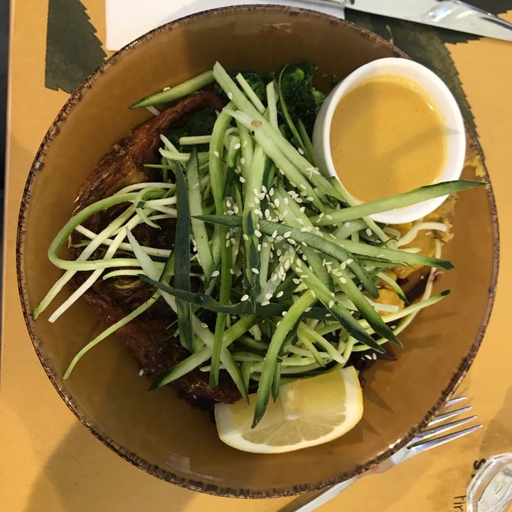 photo of Shake Café Vegan Bowl shared by @historgirl on  07 May 2022 - review