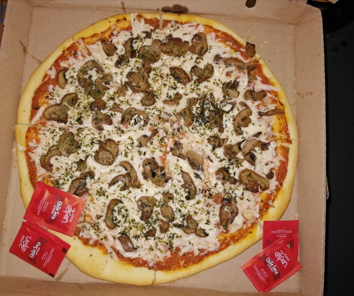 review photo of Pizza Bertini's Pizza De Champiñones Vegana shared by @lauragamez on 26 Feb 2020 - review