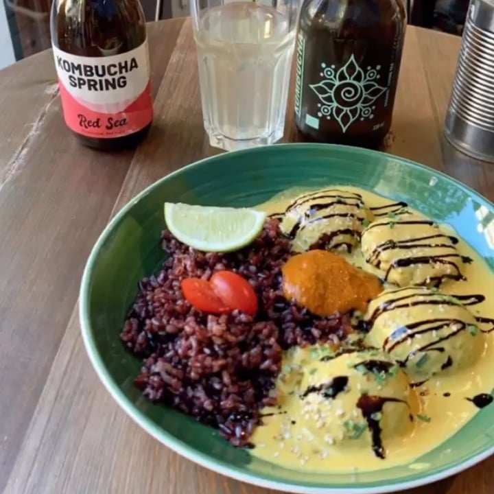 photo of Eqvilibrivm Café Albondigas al curry shared by @martadescamps on  17 Mar 2022 - review