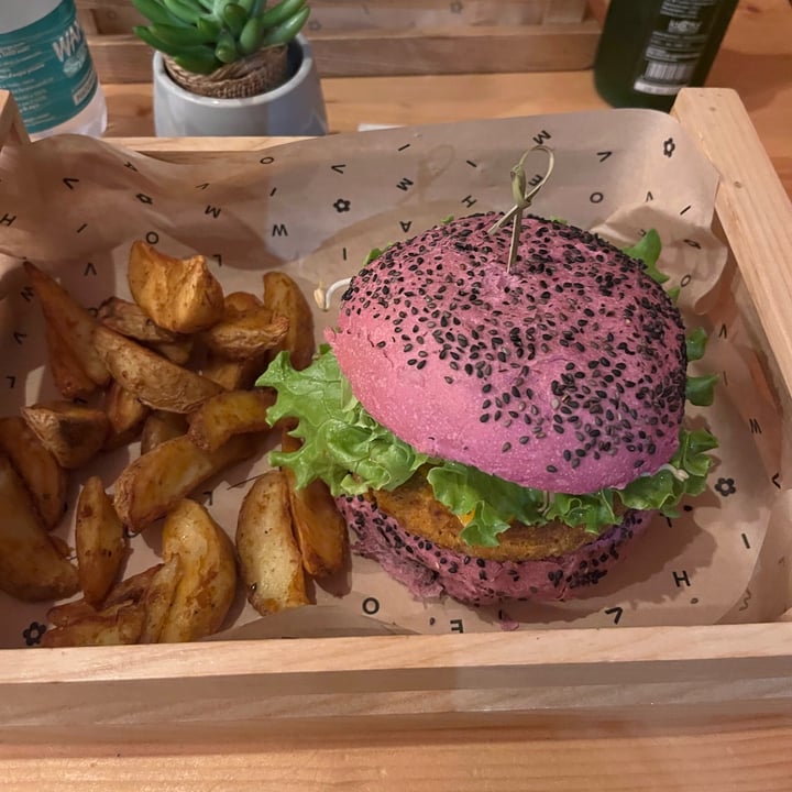 photo of Flower Burger Cherry Bomb shared by @francescarosa on  19 Sep 2022 - review