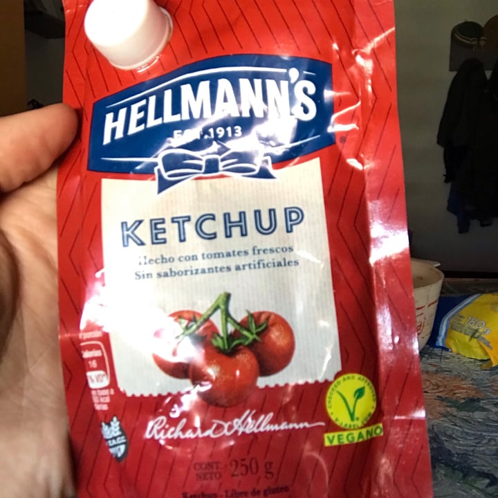 photo of Hellmann’s Ketchup shared by @marianogh92 on  30 Apr 2021 - review