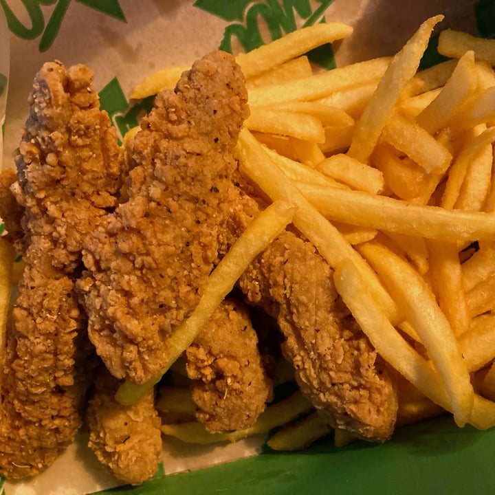 photo of Oowee Vegan 5 Chick'n Tenders with Fries shared by @allywally on  25 Apr 2021 - review