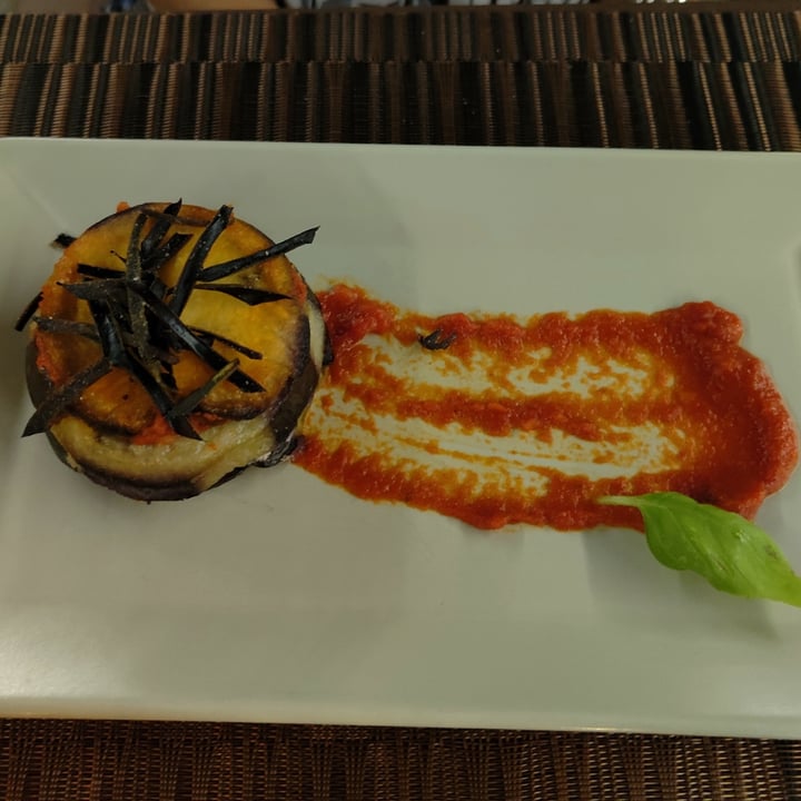 review photo of GingerGi Veggie-Pop restaurant Melanzane alla parmigiana shared by @magafox on 13 Jun 2022 - review