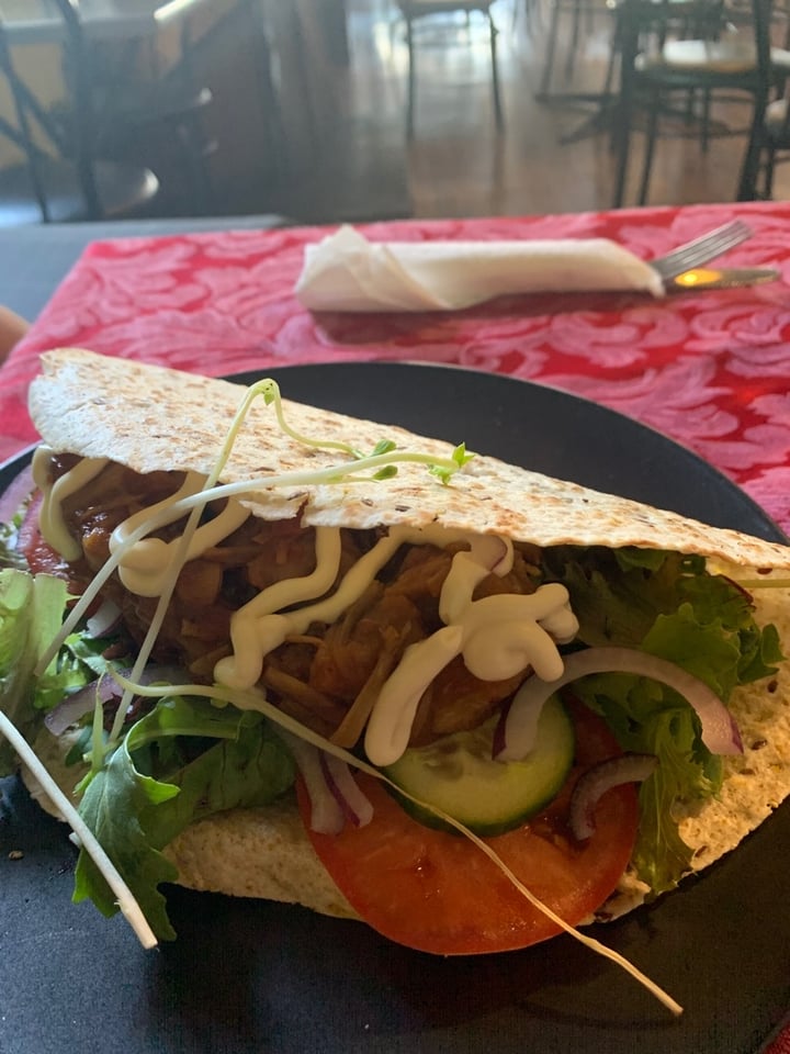 photo of Aspy Jackfruit Gyros shared by @stephjayne on  21 Feb 2020 - review