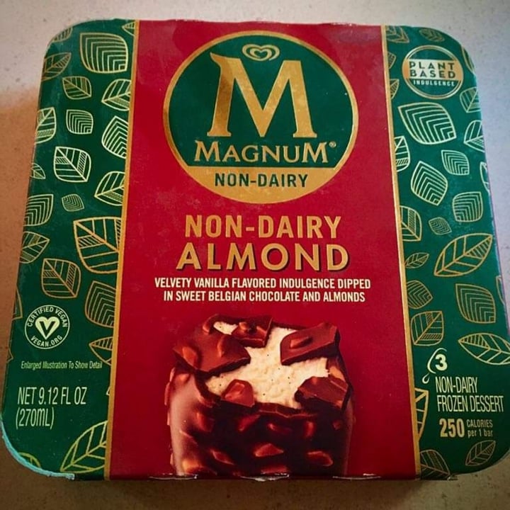 photo of Magnum Magnum Vegan Almond shared by @idonteatmyfriends on  01 May 2020 - review