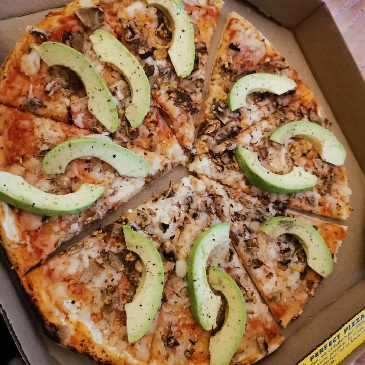 photo of Butler's Pizza Bellville Vegan Margherita Modified shared by @lunascorner on  14 Sep 2021 - review