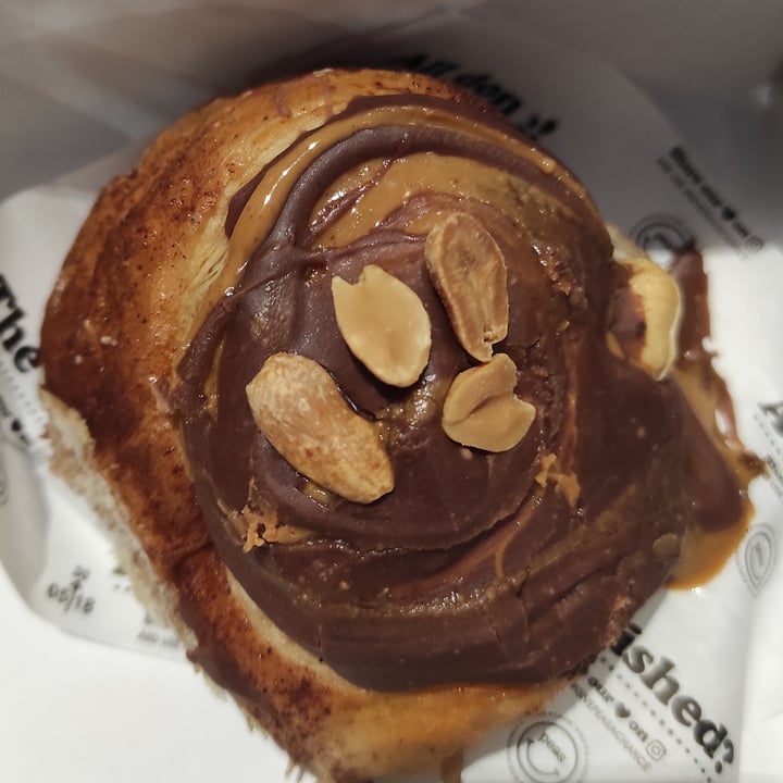 photo of PEAS Peanut cinnamon roll shared by @nnn98 on  31 Jan 2022 - review