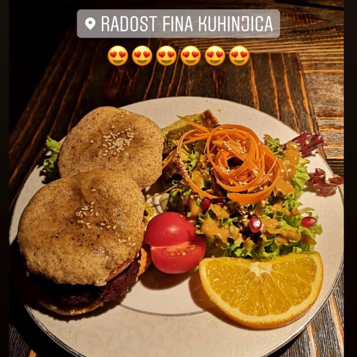 review photo of Radost Fina Kuhinjica Vege burgers shared by @dsesar on 20 Sep 2021 - review