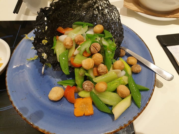 photo of LingZhi Vegetarian - Velocity@Novena Sautéed Asparagus, Macadamia Nut and Fresh Lily Bulb in Crispy Basket shared by @vikasismyhero on  28 Sep 2019 - review