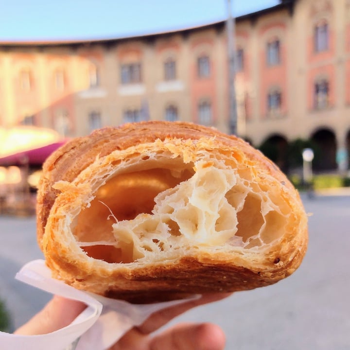 photo of DolcePisa -vegan options Croissant Vuoto shared by @dratini on  25 Oct 2021 - review