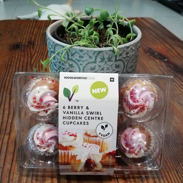 photo of Woolworths Food 6 Berry & vanilla swirl hidden centre cupcakes shared by @simonel on  16 Oct 2021 - review