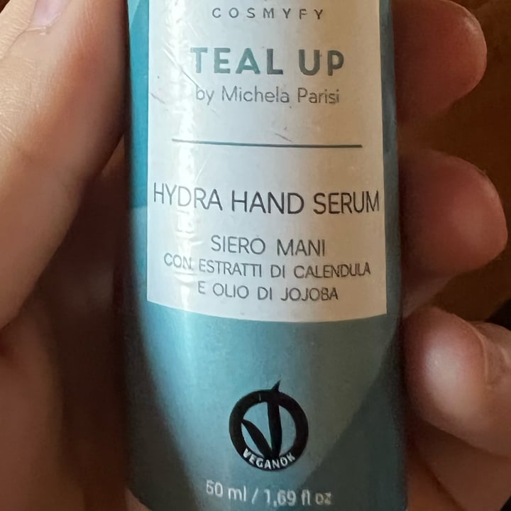 photo of Cosmyfy Hydra hand serum - Teal Up By Michela Parisi shared by @saretta32 on  21 Mar 2022 - review