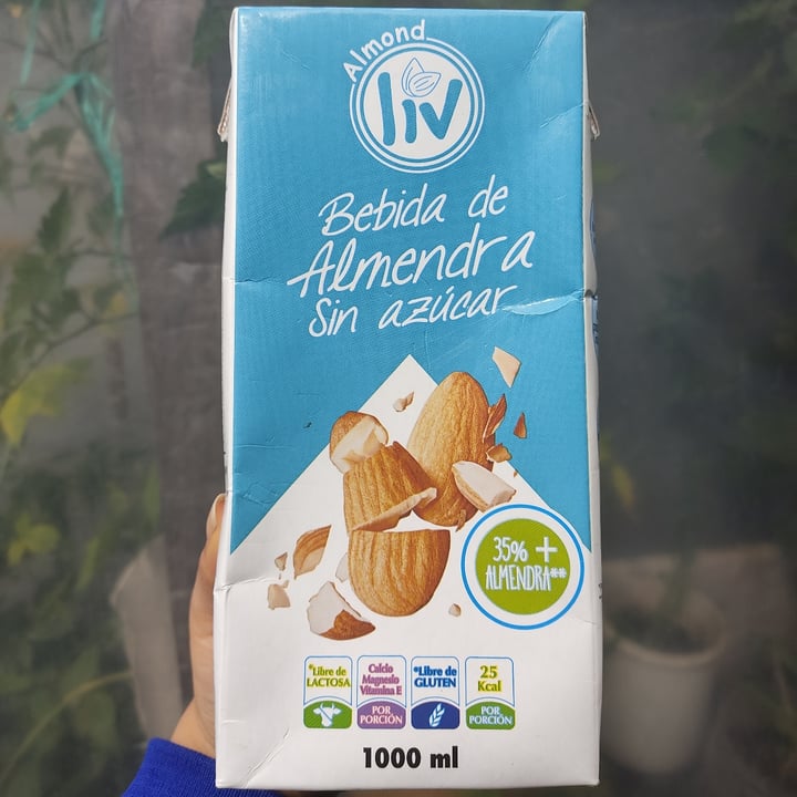 review photo of liv Bebida de Almendra Sin Azúcar shared by @nikypuchita22 on 25 Feb 2022 - review