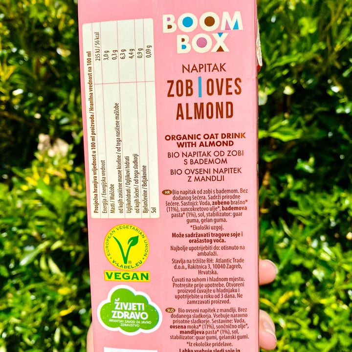 photo of BOOM BOX Organic Oat Drink With Almonds shared by @itsanavi on  09 Nov 2021 - review