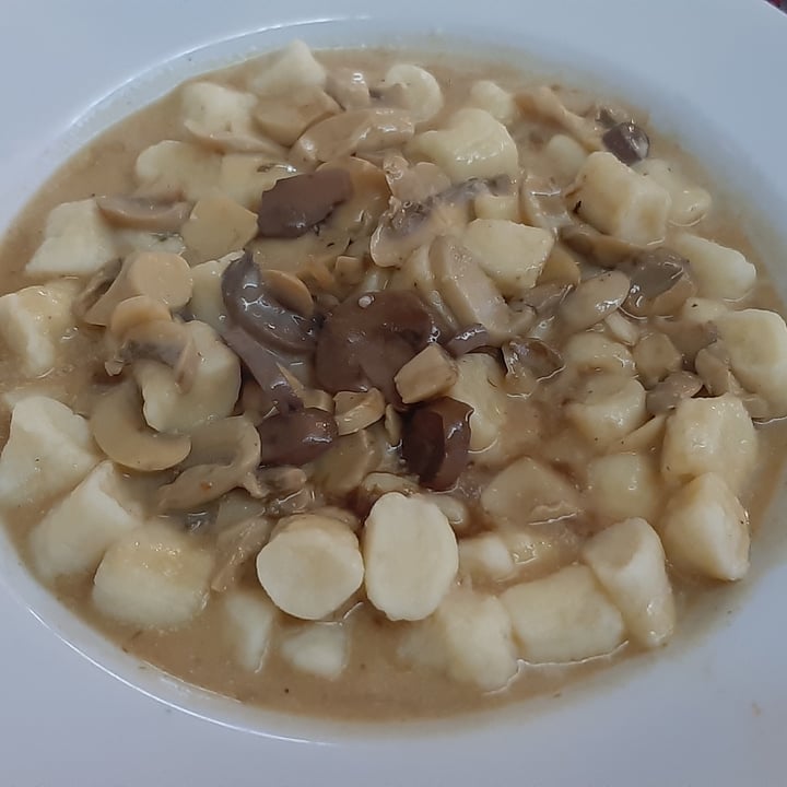 review photo of Cantina el Nautico Ñoquis Con Salsa De Hongos shared by @aguslla3 on 30 Apr 2022 - review