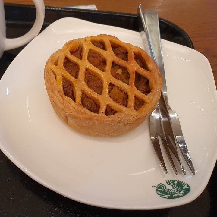photo of Starbucks Curry Meatless Chicken Pie shared by @frapperya on  19 Oct 2021 - review