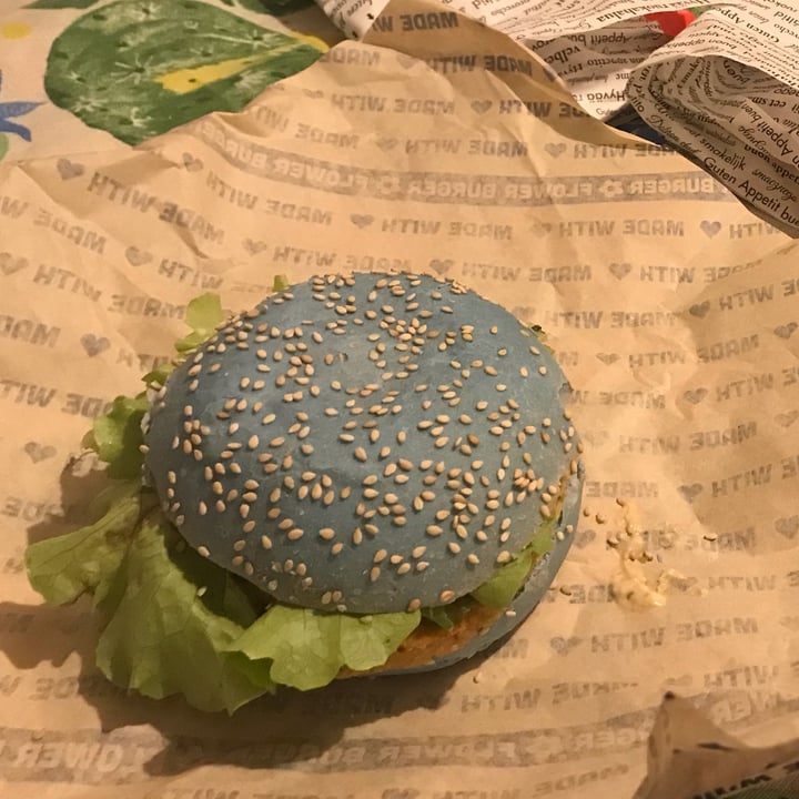 photo of Flower Burger Flower burger shared by @francescazeta on  09 Dec 2021 - review