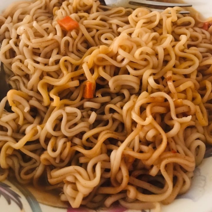 review photo of Nissin Cup noodles Dragon shared by @emmacarstairs on 01 Feb 2022 - review