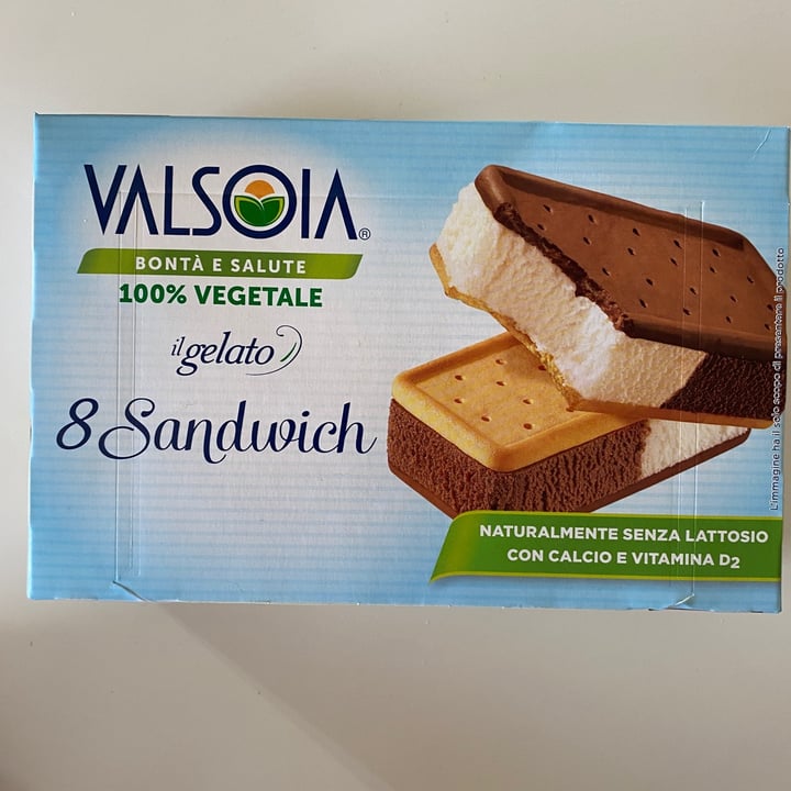 photo of Valsoia 8 sandwich il gelato shared by @mariamagri on  16 Apr 2022 - review