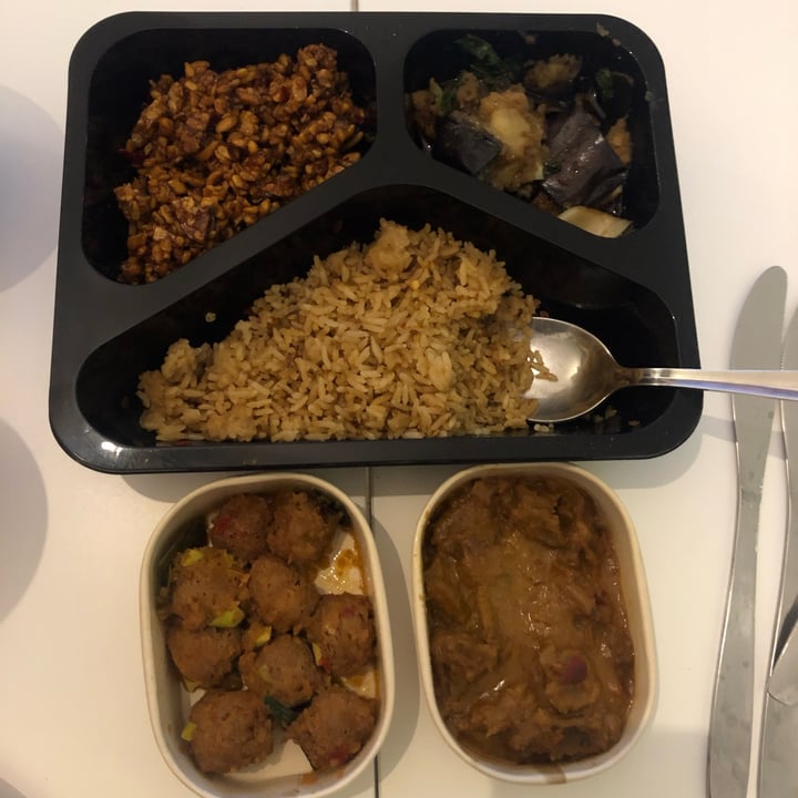 photo of De Vegetarische Toko - heerlijke indonesische gerechten/eten in Den Haag ('s-Gravenhage) Rames Besar shared by @jessskh on  07 May 2022 - review