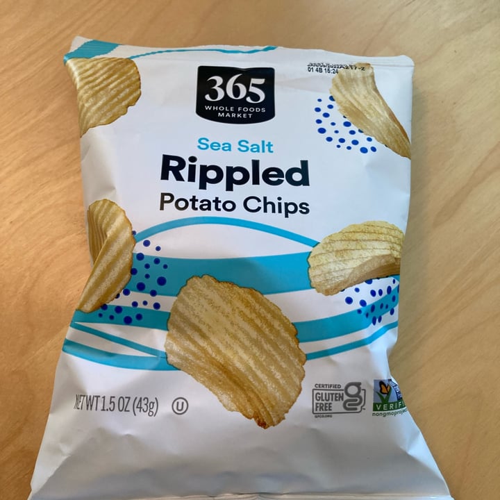 photo of 365 Whole Foods Market Sea Salt Rippled Potato Chips shared by @daisy20 on  23 Oct 2021 - review