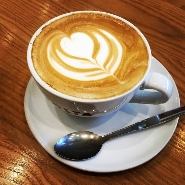 review photo of Costa Dawson Street Soy Flat White shared by @mumbu on 17 Oct 2020 - review