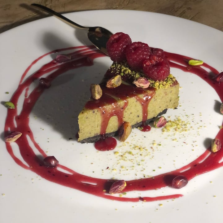 photo of Vrindaa Cheese cake al pistacchio e lamponi shared by @nicole- on  25 Mar 2022 - review