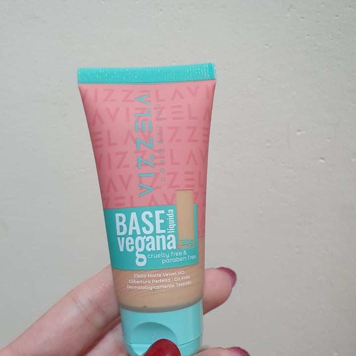 photo of Vizzela Cosméticos Base Vegana Líquida shared by @mafavaro on  24 Jun 2022 - review