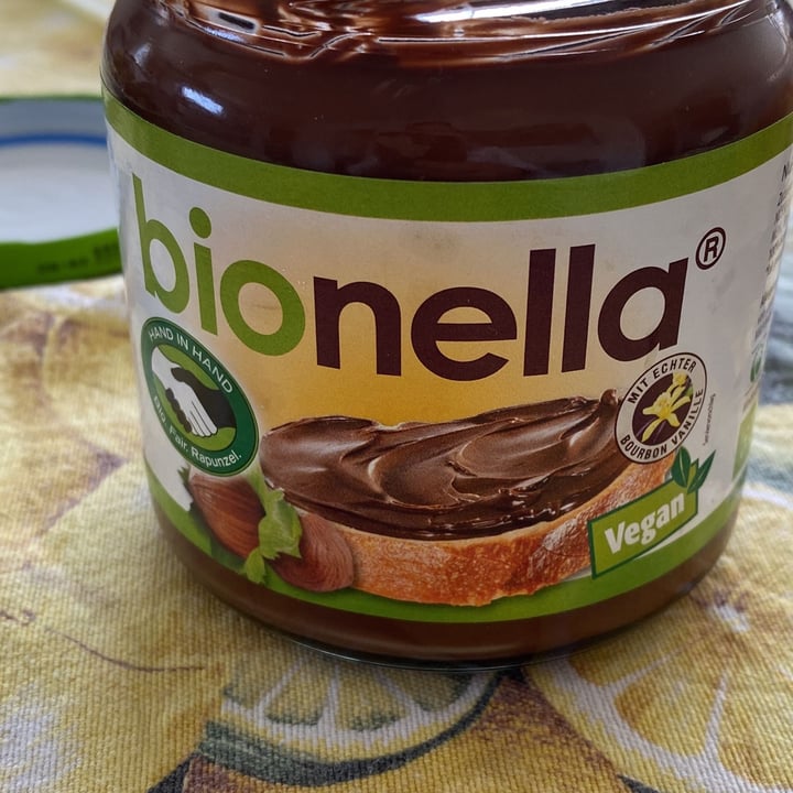 review photo of Bionella Bionella Chocolate Spread Nuss-Nougat-Creme shared by @marghetita on 11 Mar 2022 - review