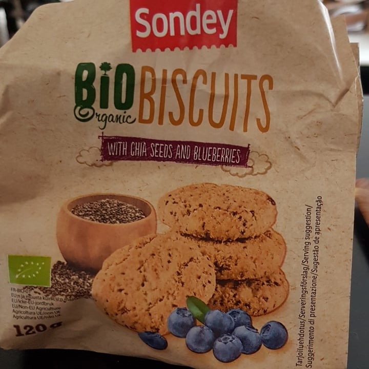 photo of Sondey Bio biscuits with chia seeds and blueberries shared by @loredanaformicola67 on  07 Apr 2022 - review