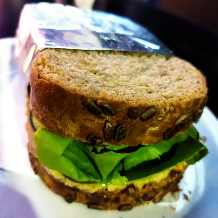 photo of JU Vegano Sandwich De Hummus shared by @fabuchi on  01 Dec 2021 - review