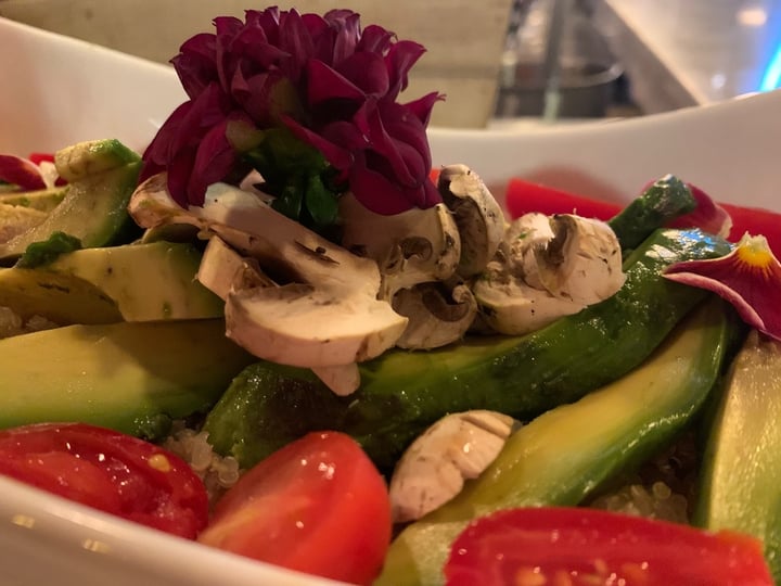 review photo of Parliamo Pizza - Roca Ensalada De La Carta “modificada” Para Vegano shared by @georgigf on 14 Jan 2020 - review