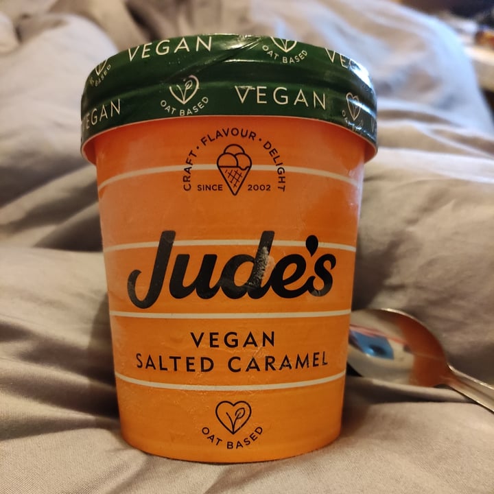 photo of Jude’s Vegan Salted Caramel Ice Cream shared by @ragamuffin on  14 Dec 2020 - review