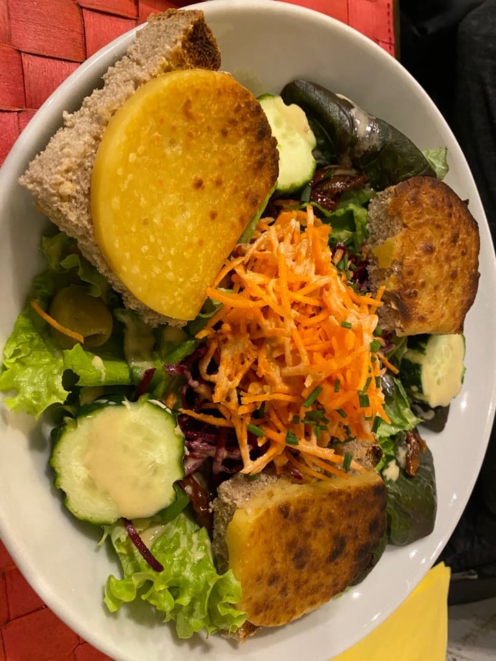 review photo of Le Potager du Marais Grilled Cheese Salad shared by @audrey4animals on 05 Apr 2020 - review