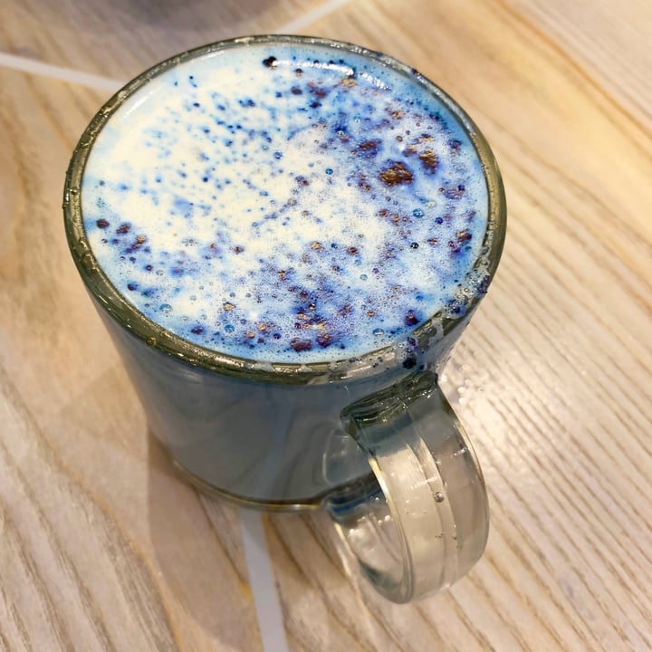 photo of Life Alive Organic Cafe Ocean Blue Latte shared by @kshade27 on  02 Jan 2020 - review