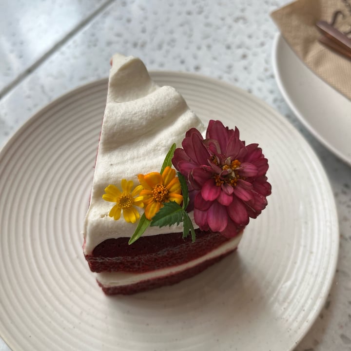 review photo of Nature’s Charm Vegan Cafe Red Velvet Cake shared by @wanlissa on 30 Sep 2022 - review