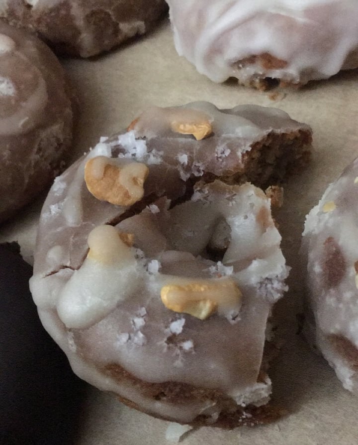photo of Totally Baked Donuts Maple donut with cashews and sea salt shared by @katiewink on  05 Nov 2018 - review