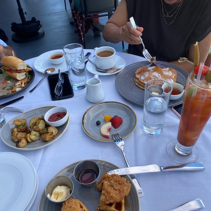 photo of Crossroads Kitchen Chicken and Waffles shared by @paolar8 on  14 Sep 2021 - review