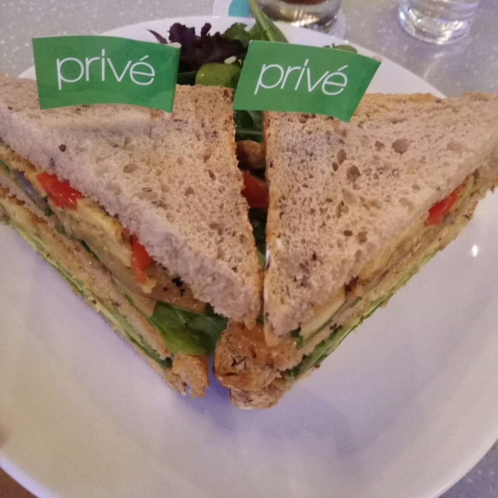 photo of Privé Somerset Multigrain Club Sandwich shared by @plantbasedlifestyle on  21 Aug 2020 - review
