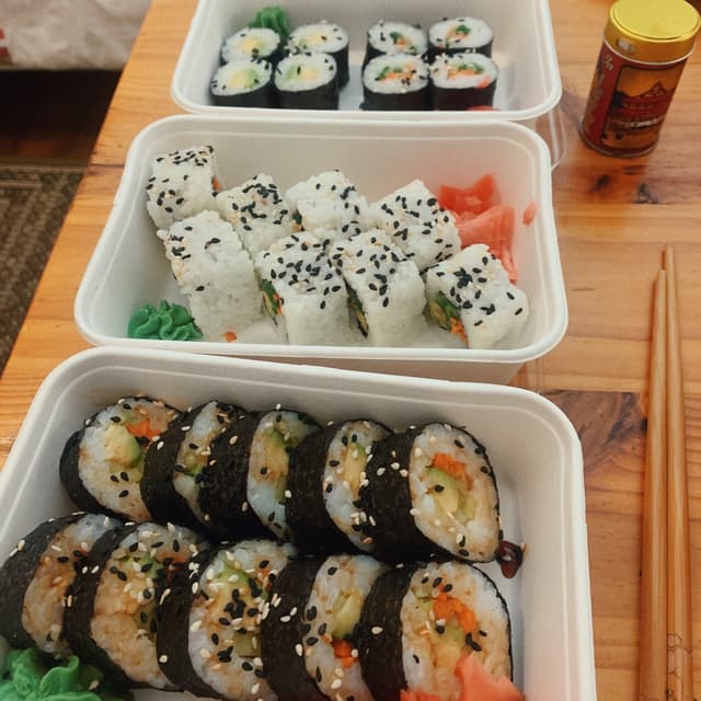 菜肴“Vegetarian Sushi”的照片