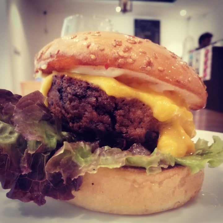 photo of The VOV (VoV 7) Silverstone - Cheese Burger shared by @vegandiaries on  22 Apr 2020 - review
